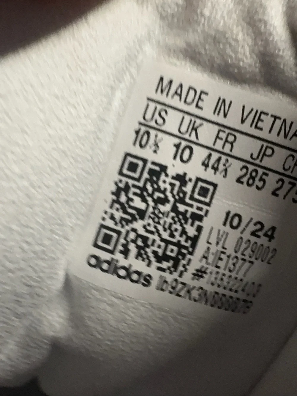 adidas classic sneaker